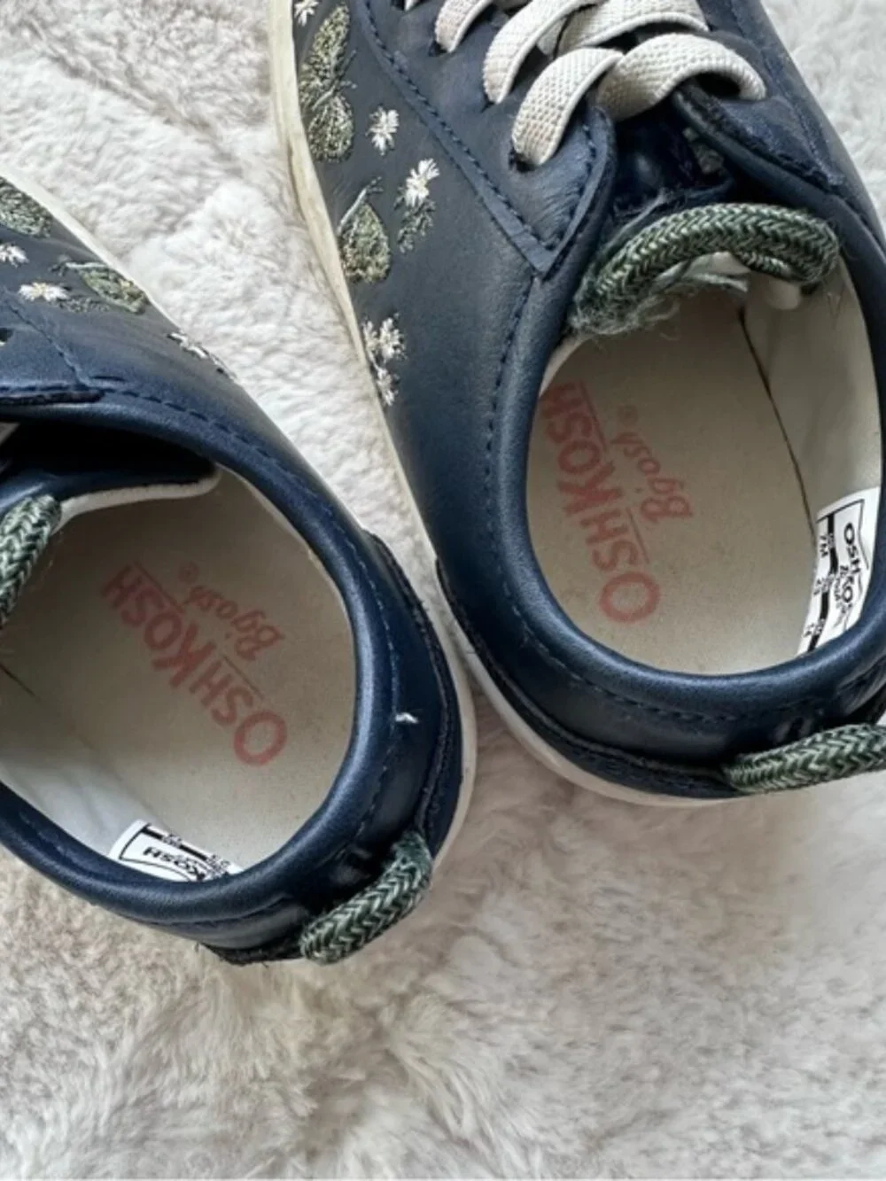 OshKosh B'Gosh | Navy and Green Embroidered Girl's Sugar Sneakers | Size 7